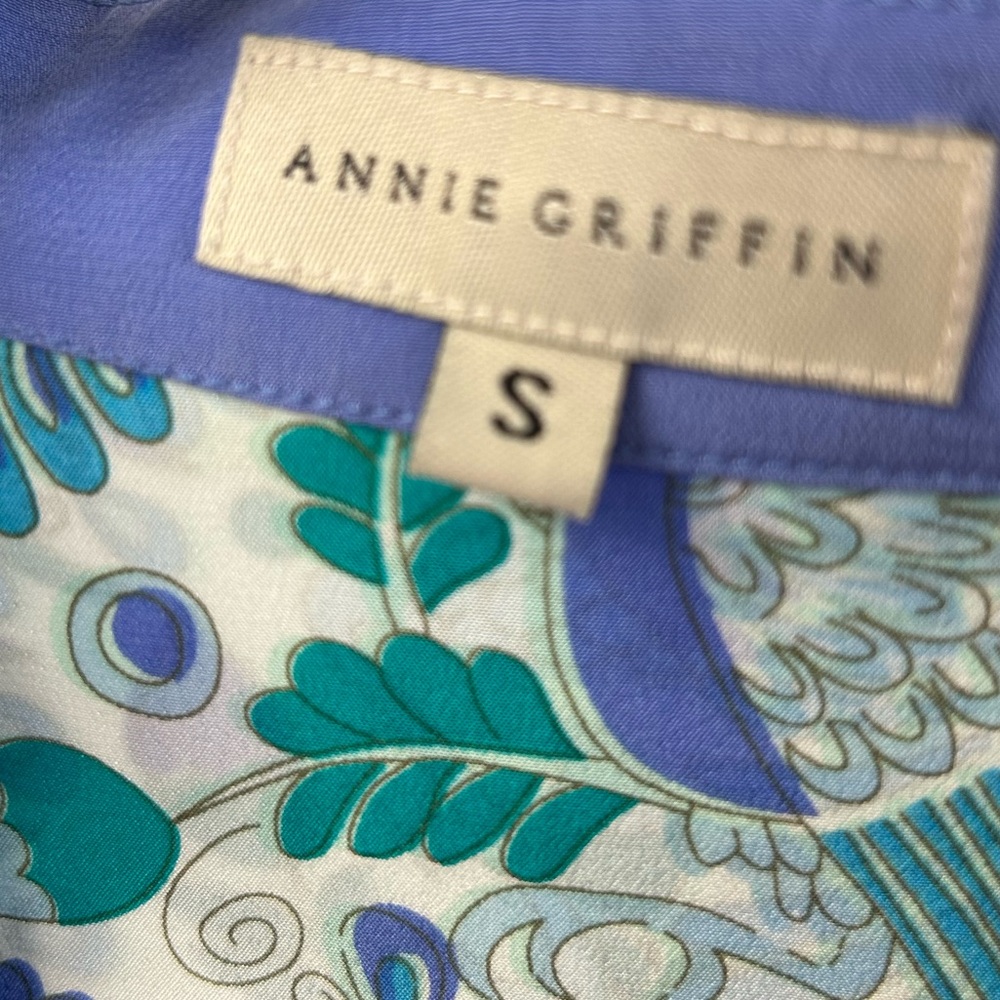 ANNIE GRIFFIN 100% SILK blouse with floral/ bird print. Size Small - Picture 6 of 8